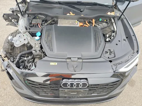 2024 Audi Q8 e-tron Sportback S line Premium Plus