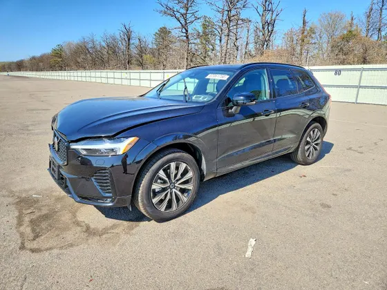 2025 Volvo XC60 Core