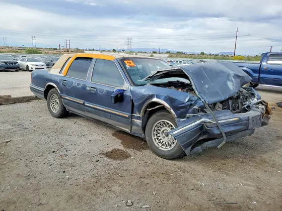 1997 Lincoln Town Car Executive