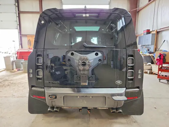 2023 Land Rover Defender V8