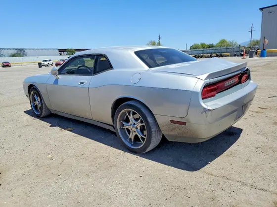 2009 Dodge Challenger SE