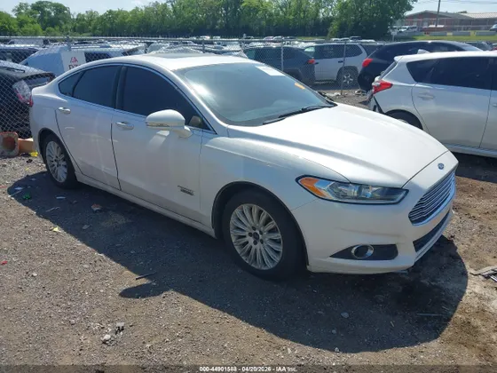 2015 Ford Fusion Energi SE Luxury