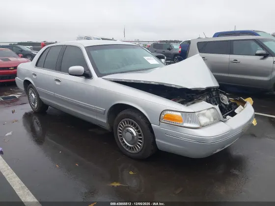 2002 Ford Crown Victoria Standard