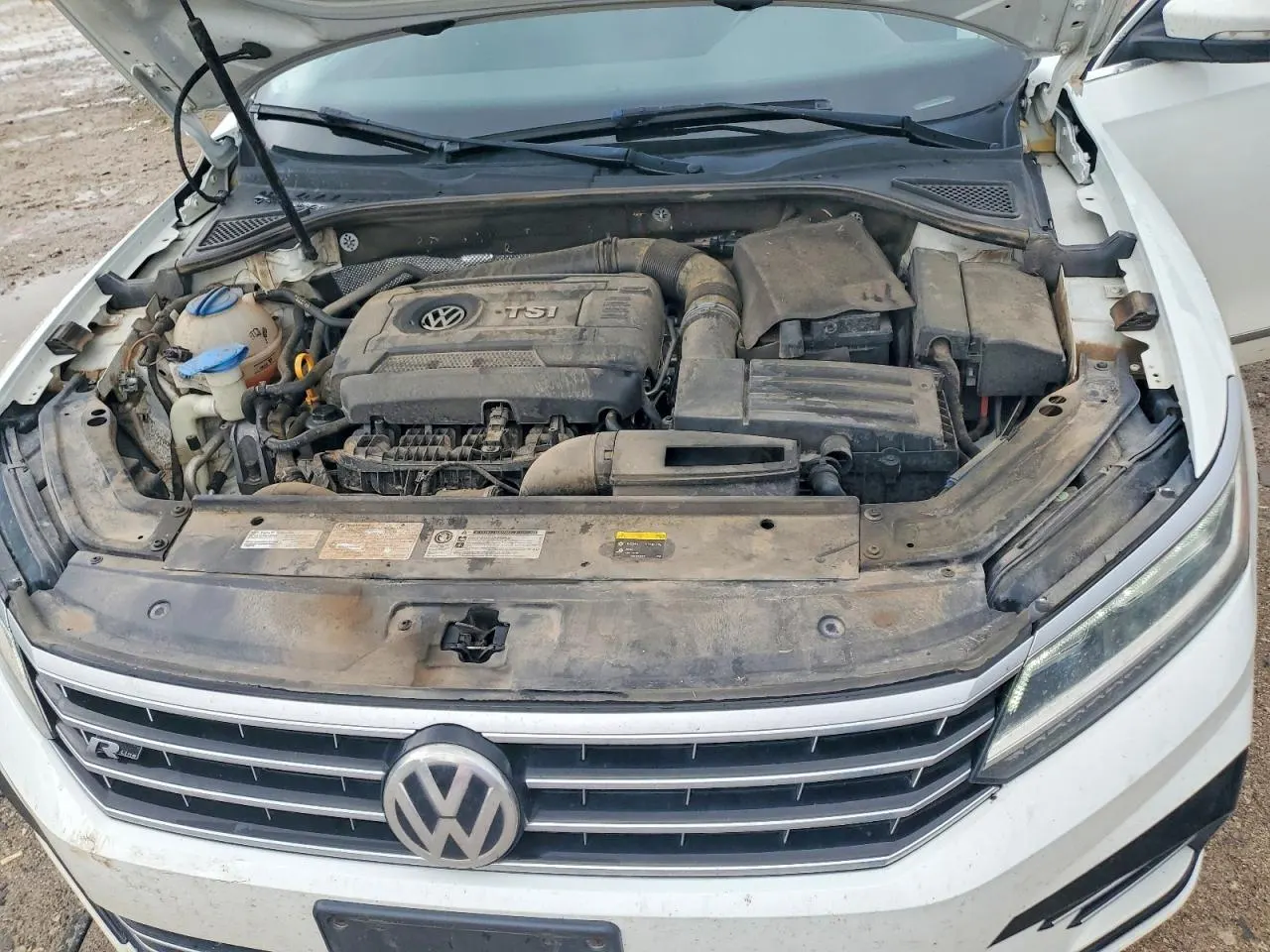 2017 Volkswagen Passat R-Line w/Comfort Pkg