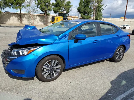 2023 Nissan Versa SV