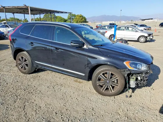 2017 Volvo XC60 Dynamic