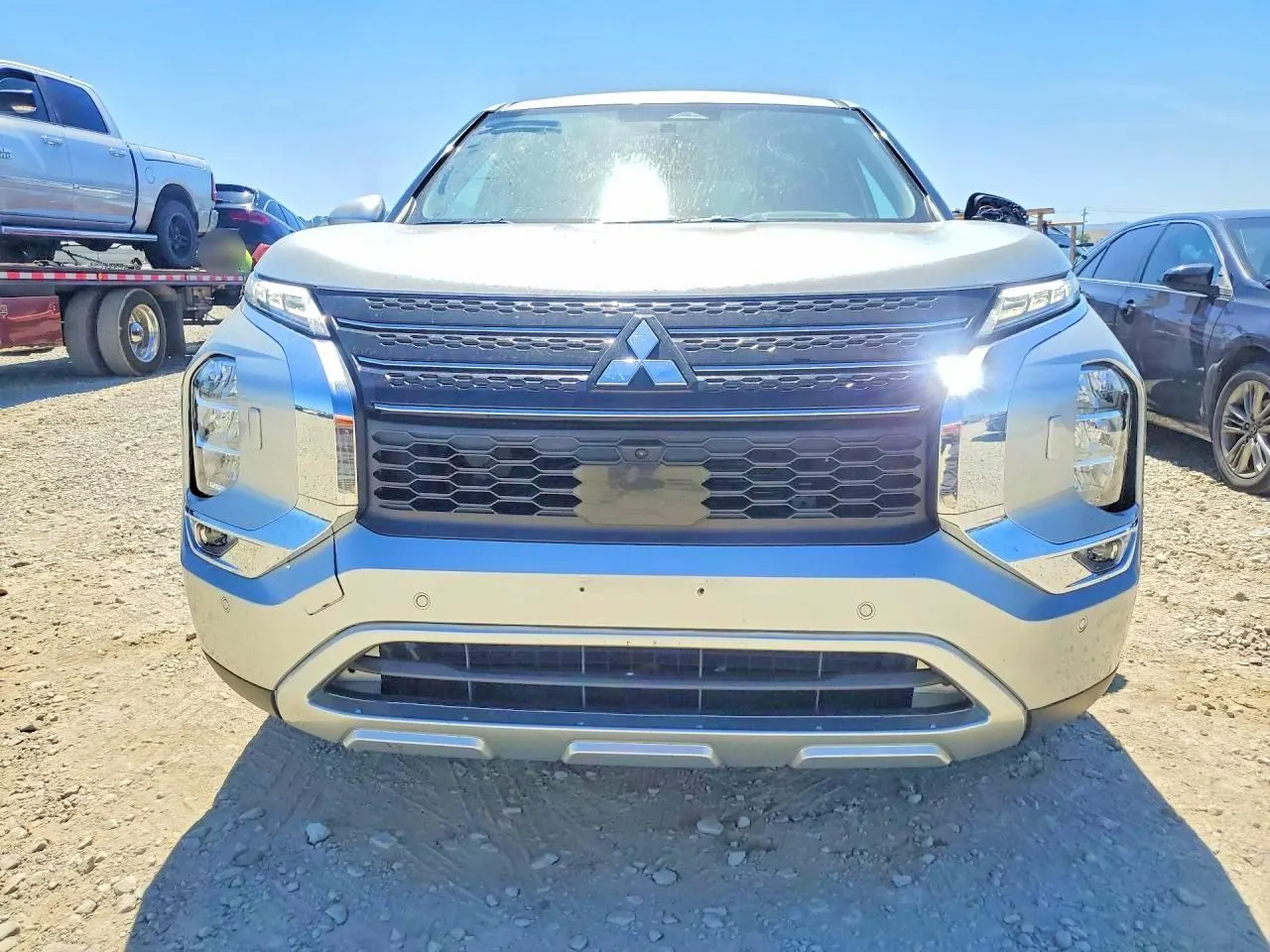 2023 Mitsubishi Outlander PHEV SE