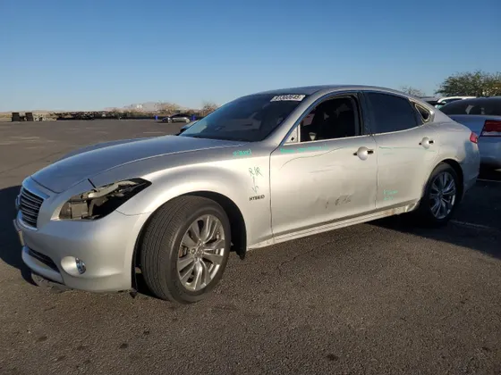2012 INFINITI M35h Hybrid