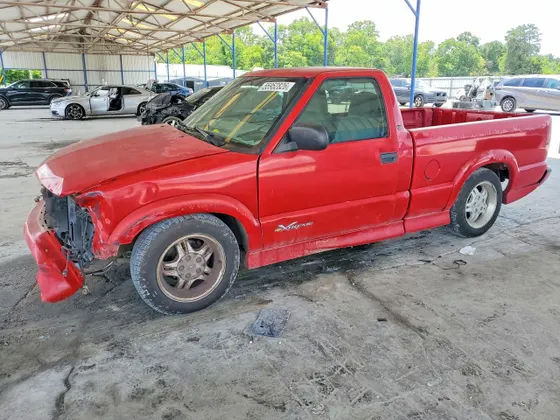 2000 Chevrolet S-10 LS