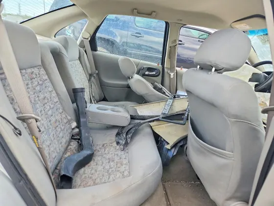 2004 Saturn L-Series L300 1