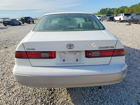 1997 Toyota Camry LE