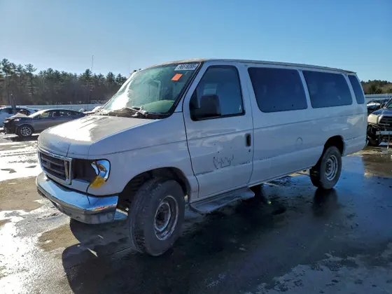 2005 Ford Econoline Wagon XL