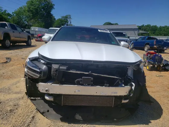 2022 Genesis G70 2.0T