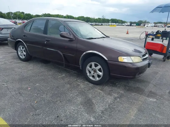 1998 Nissan Altima XE