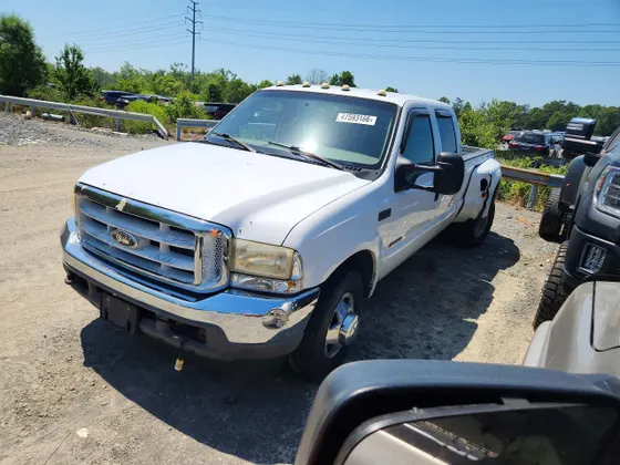 2002 Ford Super Duty F-350 DRW XL