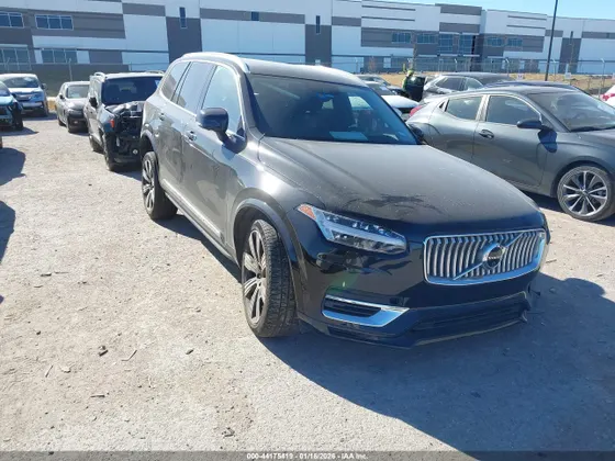 2022 Volvo XC90 Recharge Plug-In Hybrid Inscription