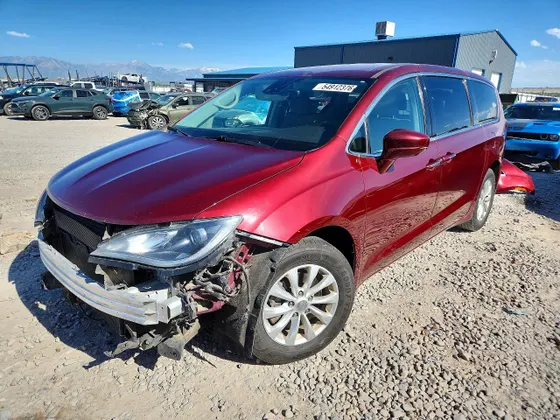 2019 Chrysler Pacifica Touring Plus