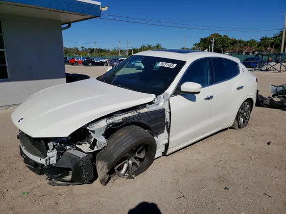 2021 Maserati Levante S