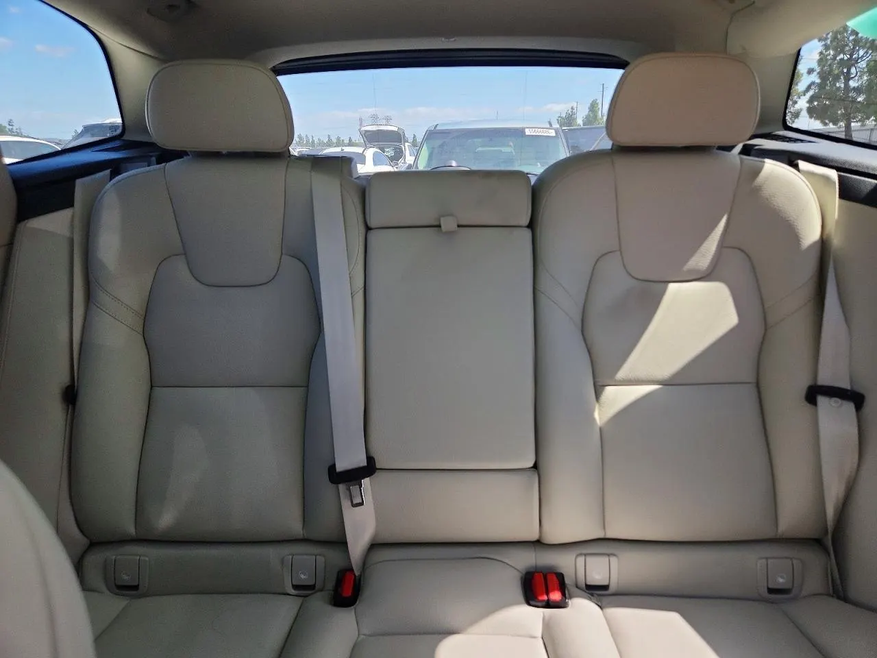 2025 Volvo XC60 Plug-In Hybrid Plus