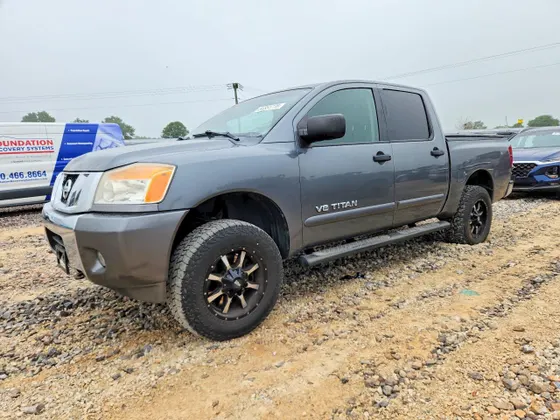 2013 Nissan Titan S