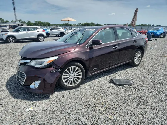 2013 Toyota Avalon Hybrid XLE Touring