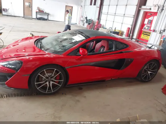 2017 McLaren 570GT