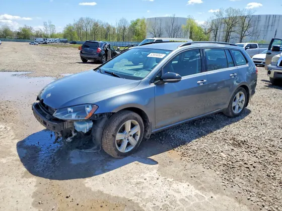 2015 Volkswagen Golf SportWagen TDI S