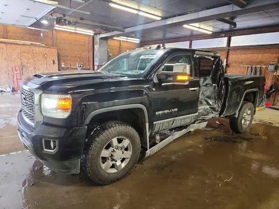 2018 GMC Sierra 3500HD Denali