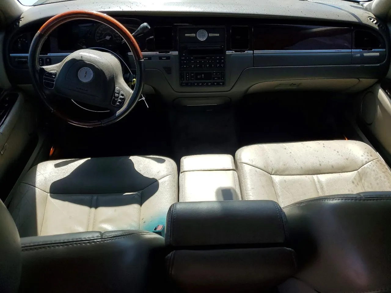 2004 Lincoln Town Car Ultimate