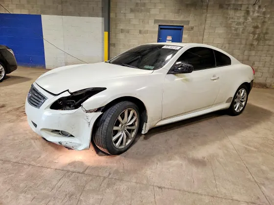 2011 INFINITI G37 Coupe x