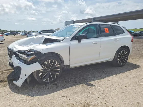 2026 Volvo XC60 Ultra