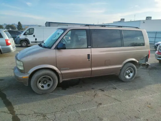 1998 GMC Safari Passenger XT