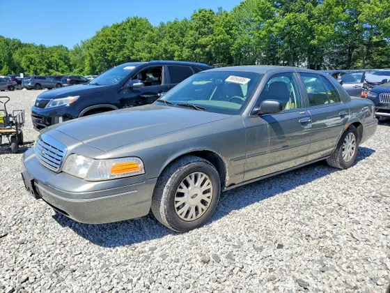 2004 Ford Crown Victoria LX
