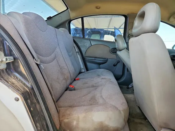 2004 Saturn ION ION 1