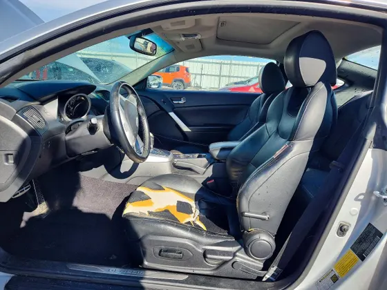 2010 Hyundai Genesis Coupe Grand Touring w/Nav