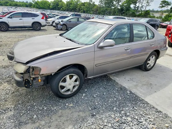 1999 Nissan Altima XE