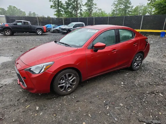 2019 Toyota Yaris Sedan LE
