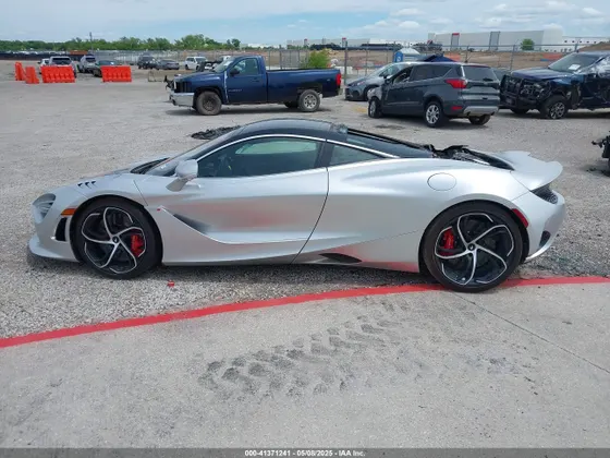 2024 McLaren 750S COUPE