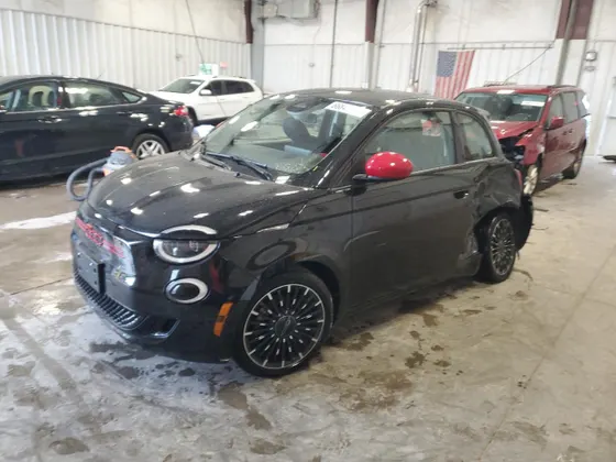 2024 FIAT 500e INSPI(RED)