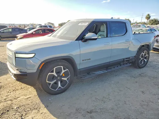 2022 Rivian R1T Adventure Package