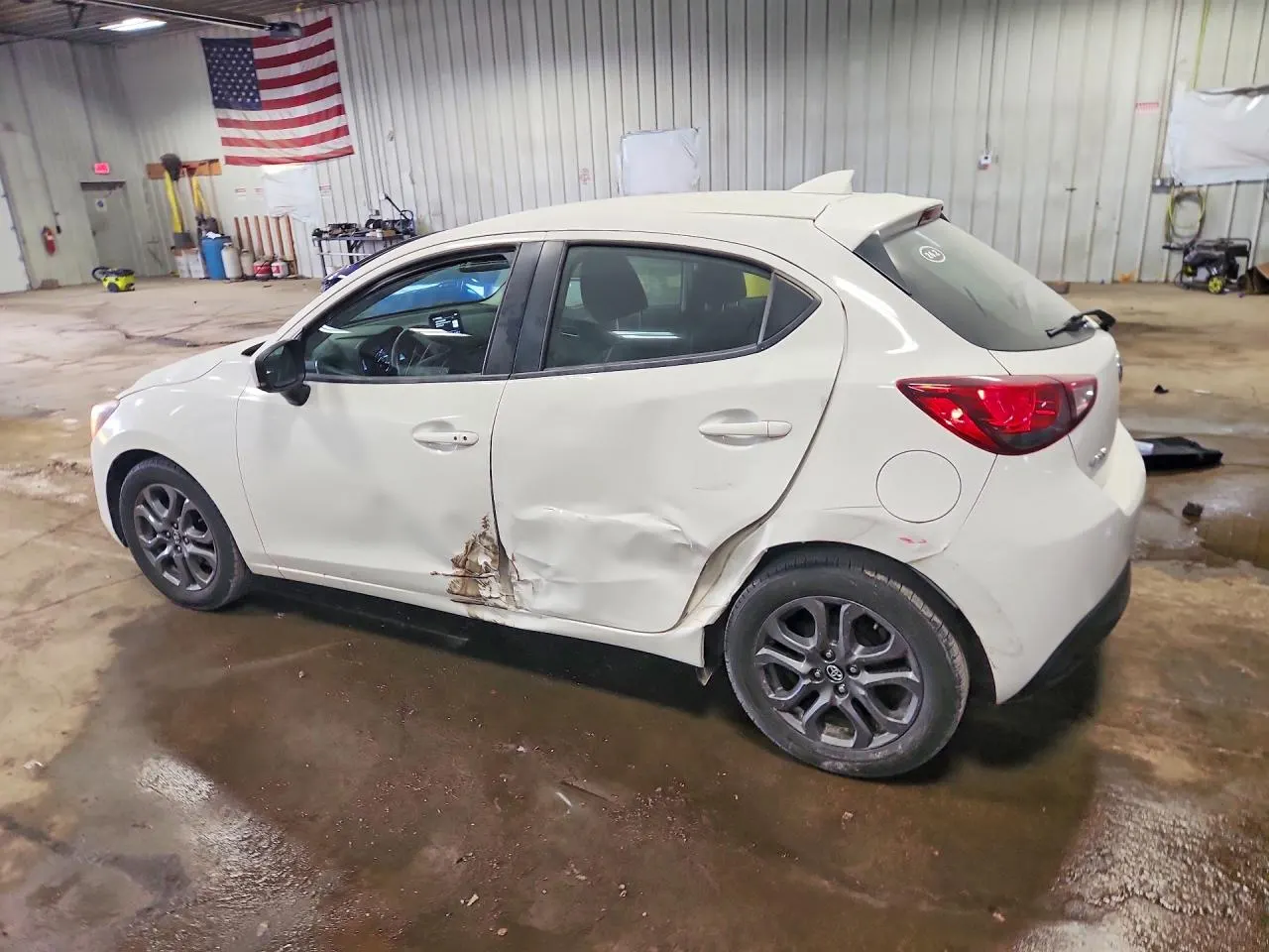 2020 Toyota Yaris Hatchback XLE
