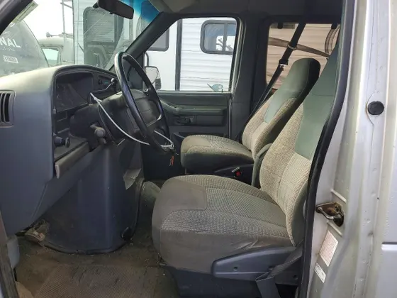 1996 Ford Club Wagon XL