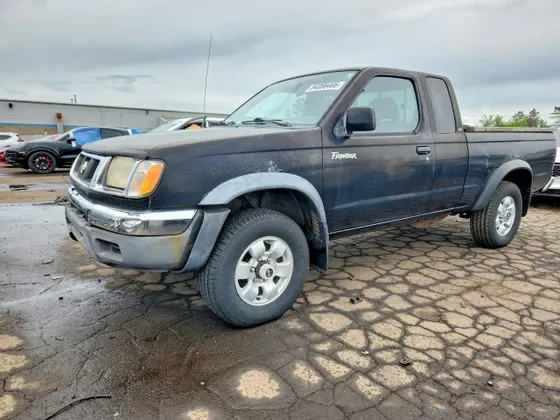 1999 Nissan Frontier 4WD XE