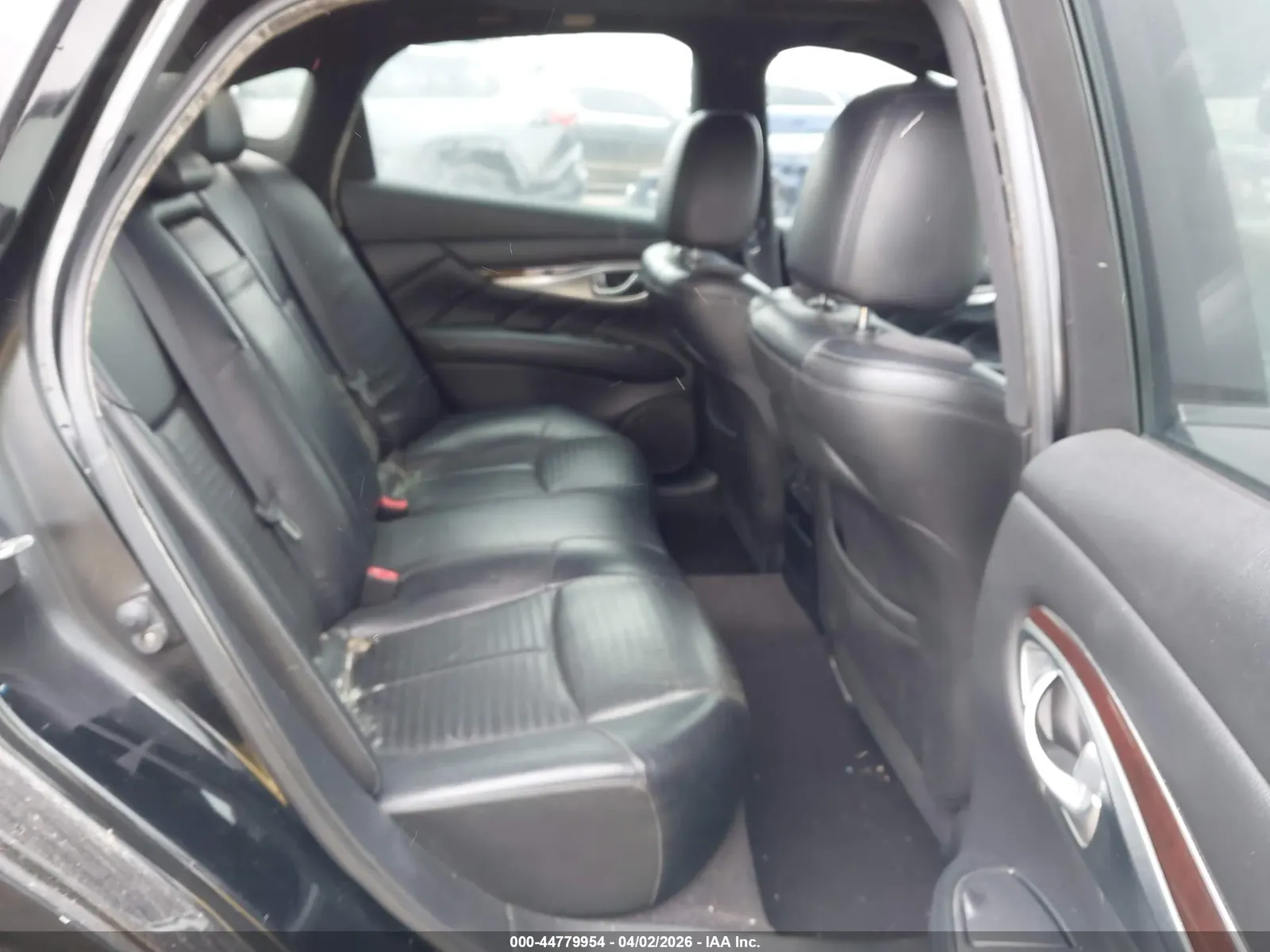 2011 INFINITI M56