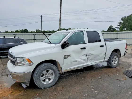2023 Ram 1500 Classic SLT