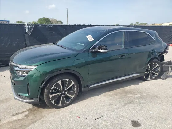 2025 VinFast VF 8 Plus