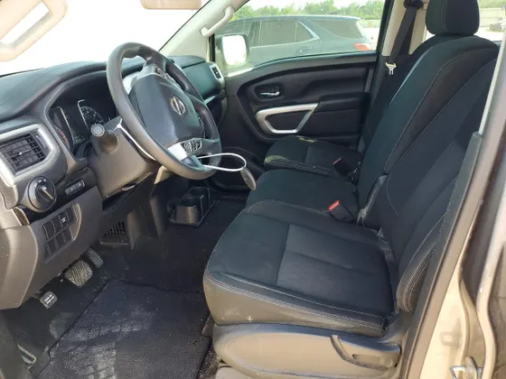 2018 Nissan Titan SV