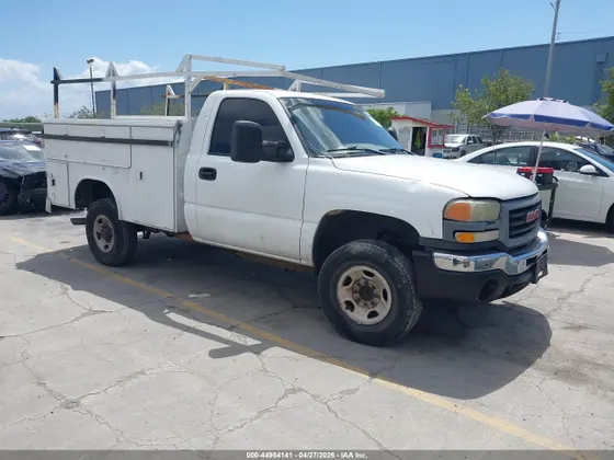 2004 GMC Sierra 2500HD Work Truck