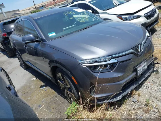 2023 VinFast VF 8 Plus