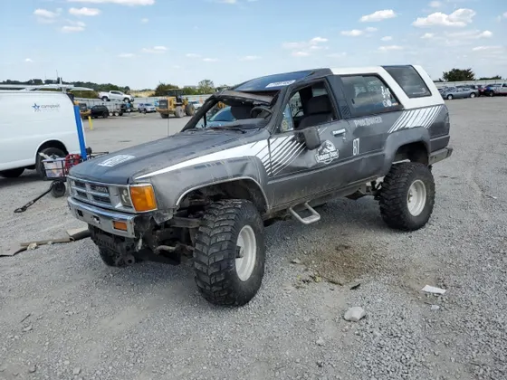 1987 Toyota 4Runner Deluxe